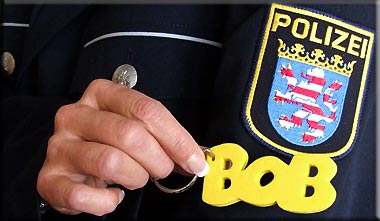 BOB-Schlüsselanhänger mit Polizeiuniform Hessen