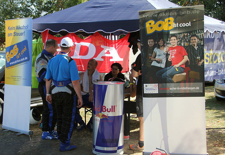 Der „Teampavillon“ war mit Bannern, Roll-Ups und Infomaterial über die Aktion BOB bestens ausgestattet und fand regen Zuspruch bei Fahrern und Besuchern