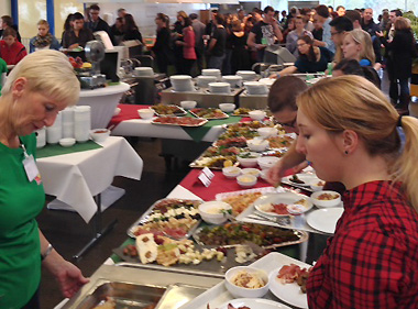 Die 1200 Besucher des Semesterbrunches in Gießen konnten sich das reichhaltige Buffet schmecken lassen