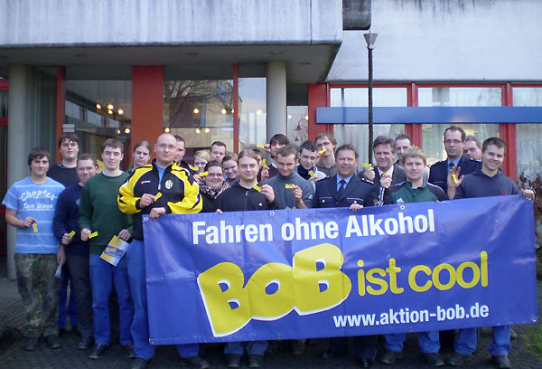 Gruppenbild mit den Auszubildenden der Fa. Küster in Ehringshausen