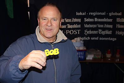 Arnold Schmidt von der Zeitungsgruppe Lahn-Dill machte Werbung für den "Hinterländer Anzeiger" und für die Aktion BOB
