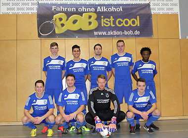 Das Team des FV Breidenbach mit dem BOB-Banner