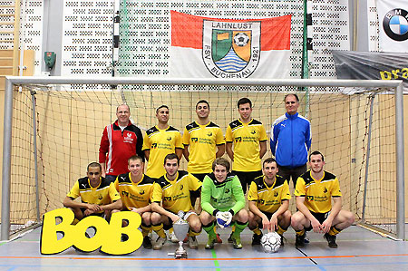Siegerteam FSV Fernwald mit dem BOB-Schriftzug