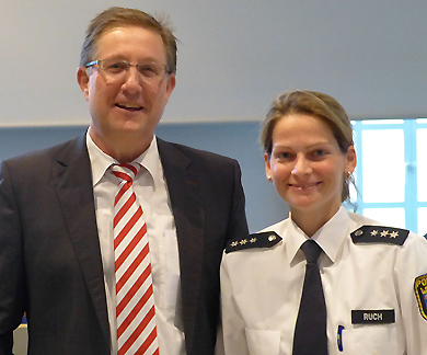 Der mittelhessische Polizeipräsident Bernd Paul mit Polizeihauptkommissarin Yvonne Ruch