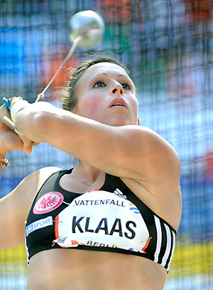 Olympiateilnehmerin Kathrin Klaas in Aktion beim Hammerwerfen - ISTAF Meeting 2011 in Berlin